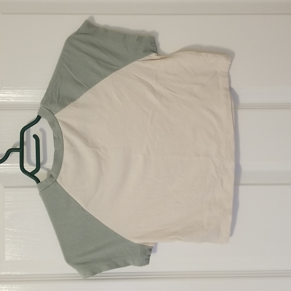 Shein Crop Top - Picture 2 of 3